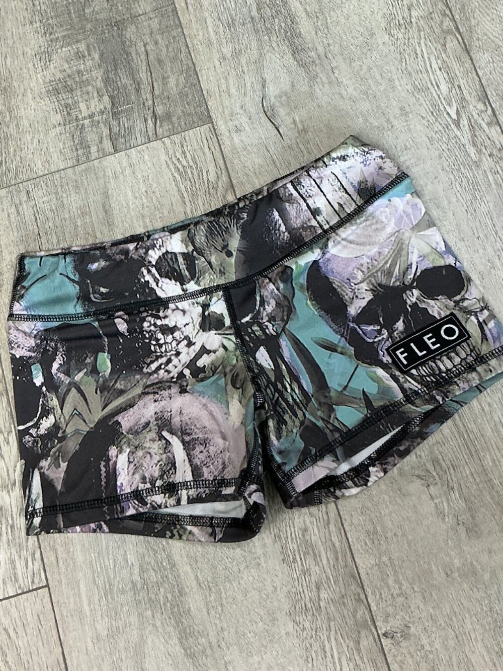FLEO Skull Floral CrossFit Shorts — Size Small